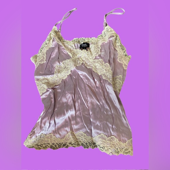 Tops - NWOT y2k Lilac Lace Cami